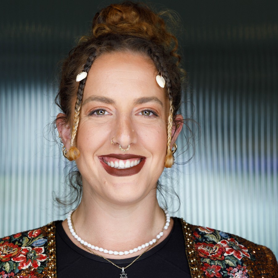 Racheli Aye — portrait